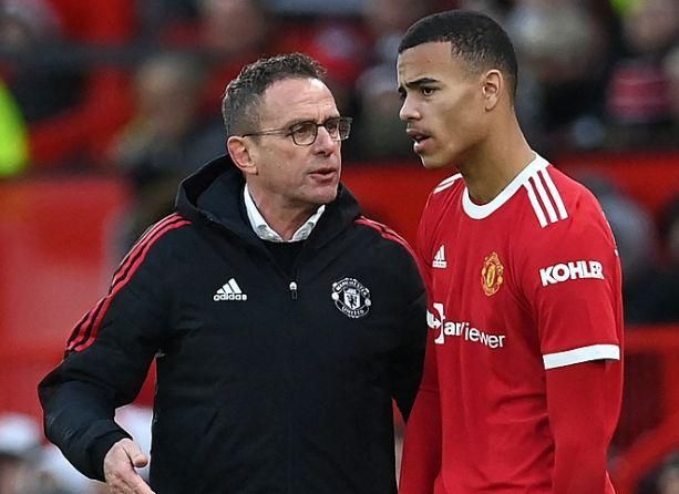 詹姆斯在阿森纳比赛中出色防守，大比分获胜引发热议！